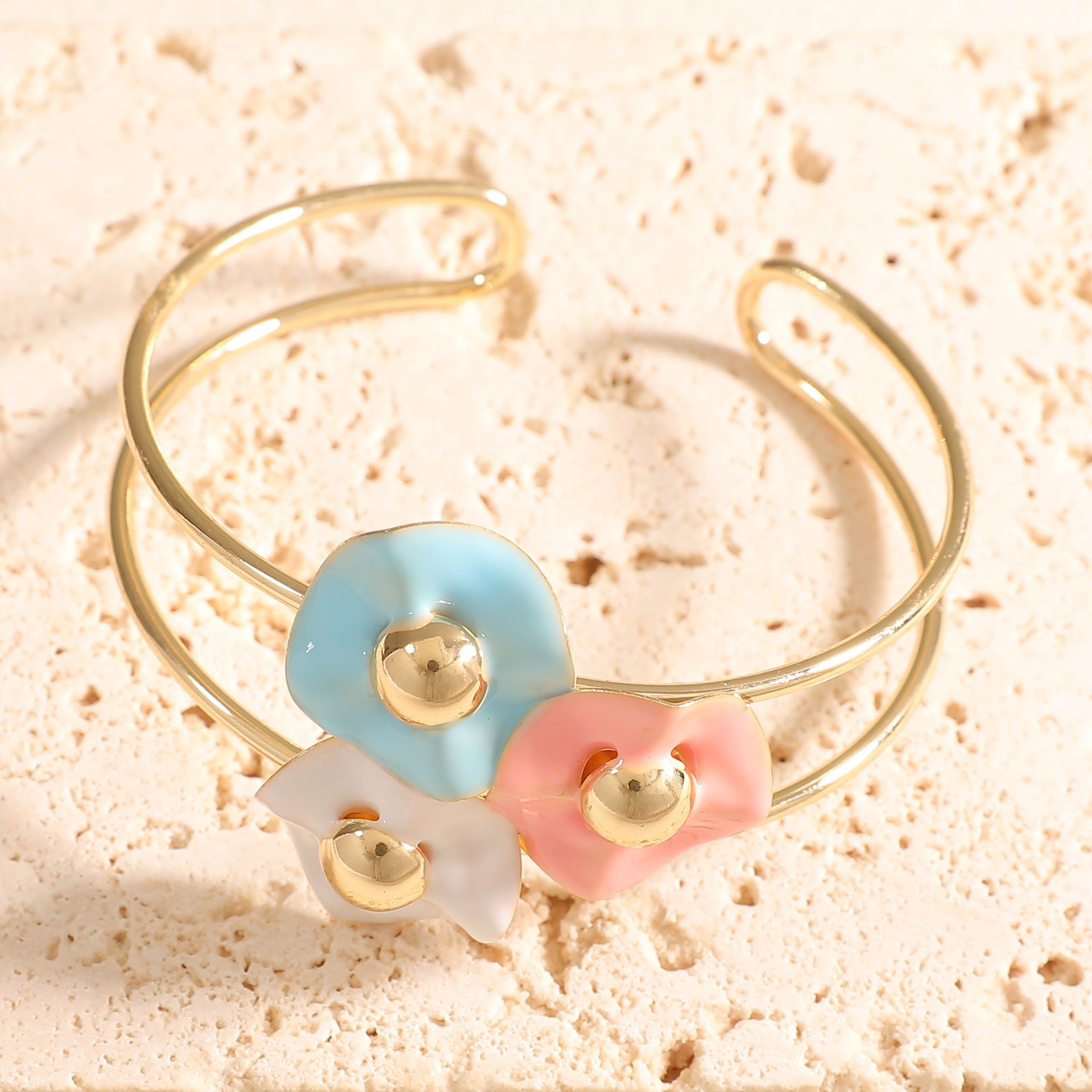 Women's bangle with elaborate floral design Calm Wears-https://detail.1688.com/offer/1048202083739.html-Calm Wears-Unknown-Calm Wears