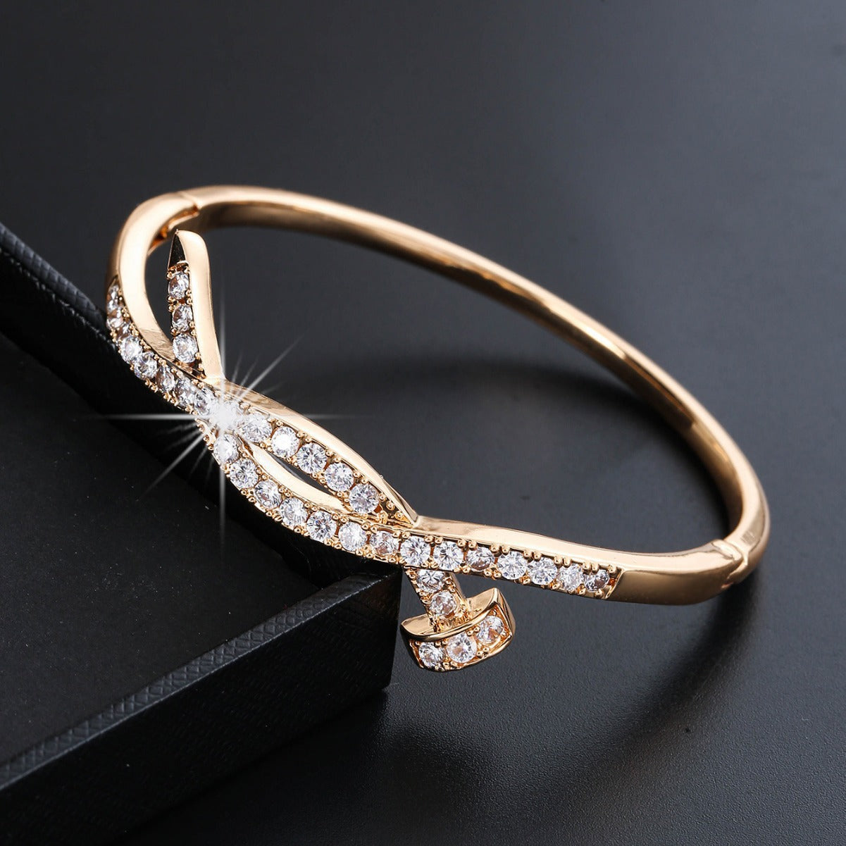 Women's bangle with elegant infinity pattern and sparkling zirconia Calm Wears-https://detail.1688.com/offer/1048981757607.html-Calm Wears-Gold-Calm Wears