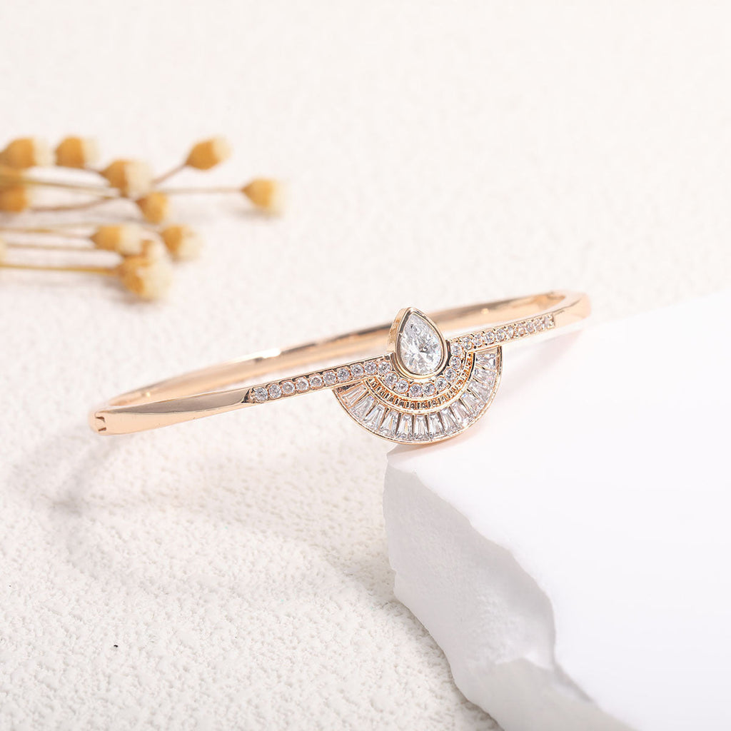 Women's bangle with elegant infinity pattern and sparkling zirconia Calm Wears-https://detail.1688.com/offer/1048981757607.html-Calm Wears-Gold-Calm Wears