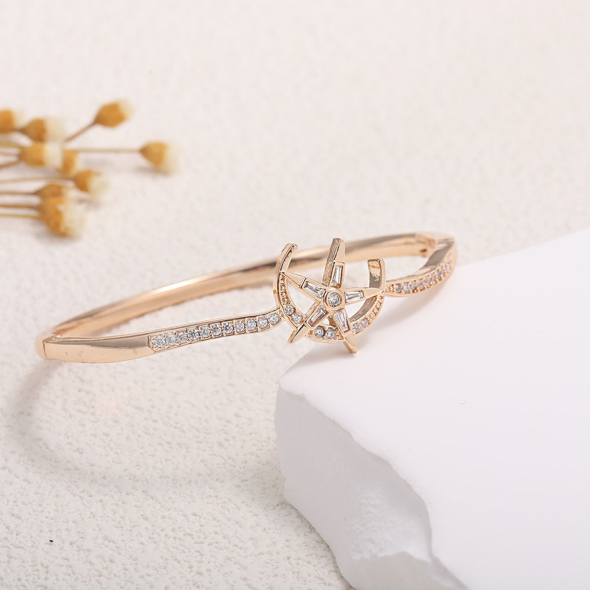 Women's bangle with elegant infinity pattern and sparkling zirconia Calm Wears-https://detail.1688.com/offer/1048981757607.html-Calm Wears-Gold-Calm Wears