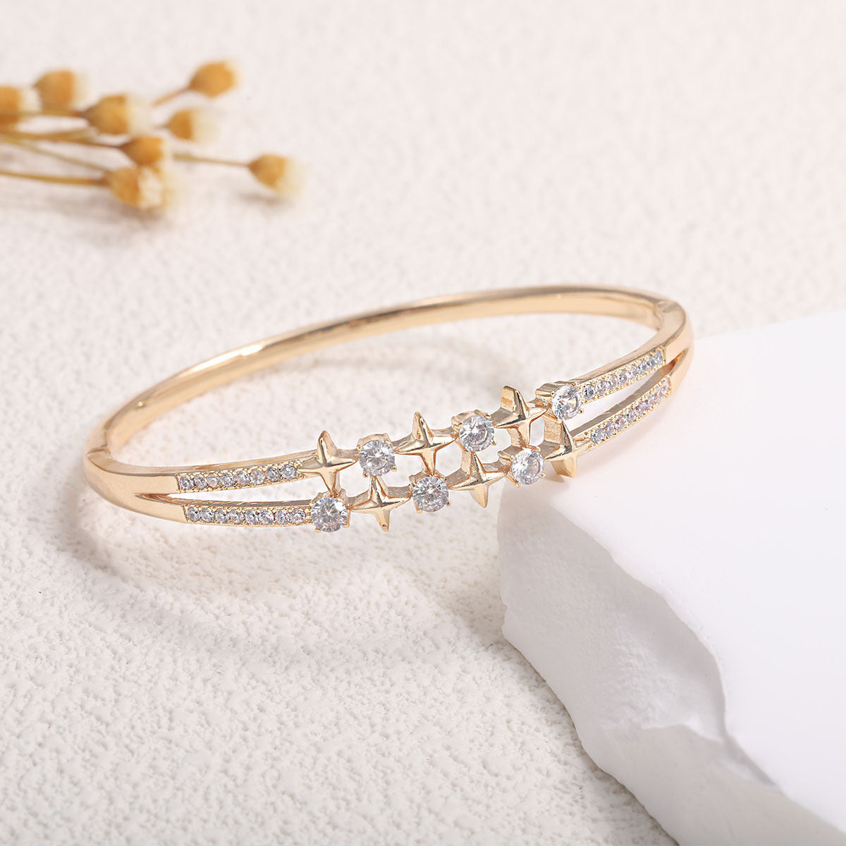 Women's bangle with elegant infinity pattern and sparkling zirconia Calm Wears-https://detail.1688.com/offer/1048981757607.html-Calm Wears-Gold-Calm Wears