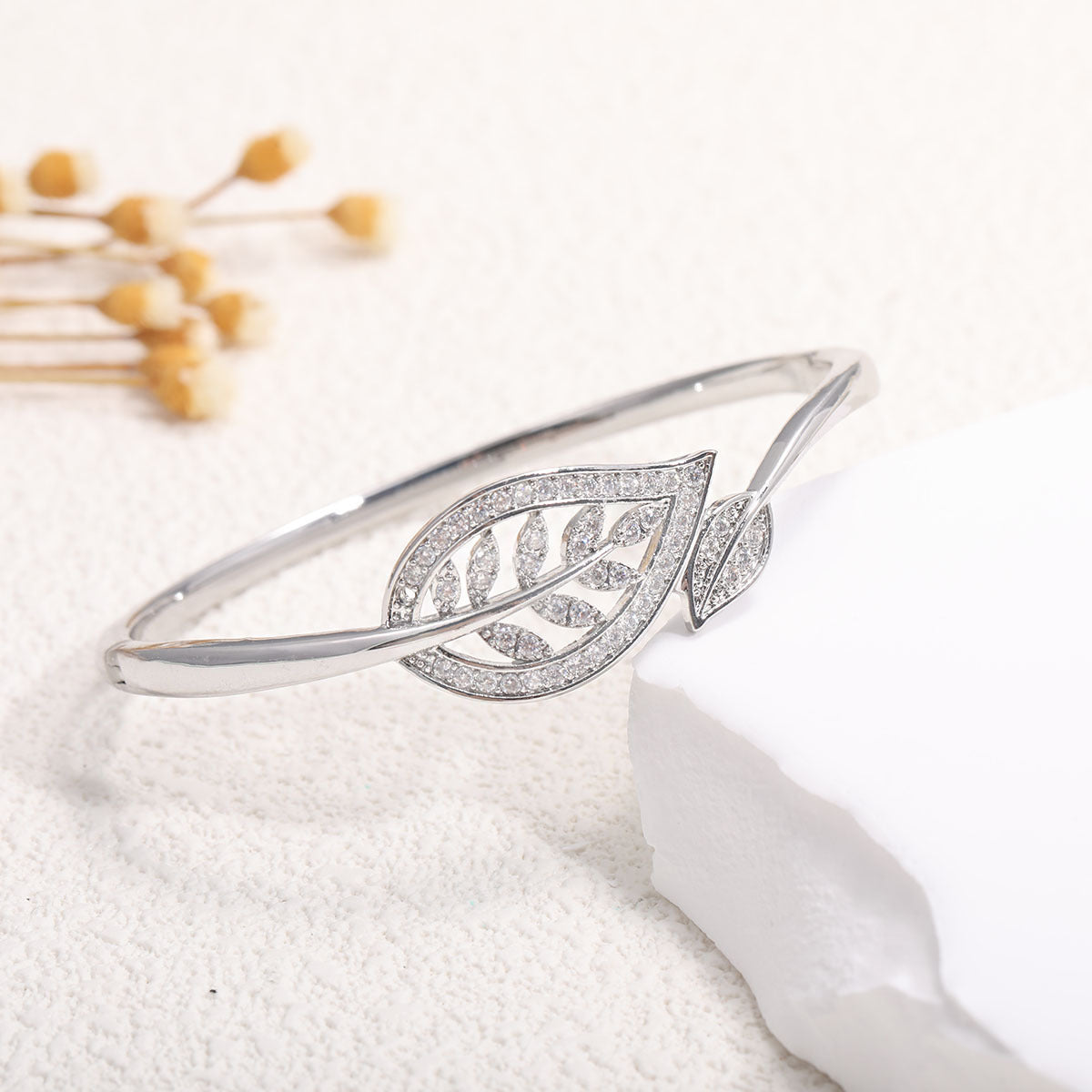 Women's bangle with elegant infinity pattern and sparkling zirconia Calm Wears-https://detail.1688.com/offer/1048981757607.html-Calm Wears-Silver-Calm Wears