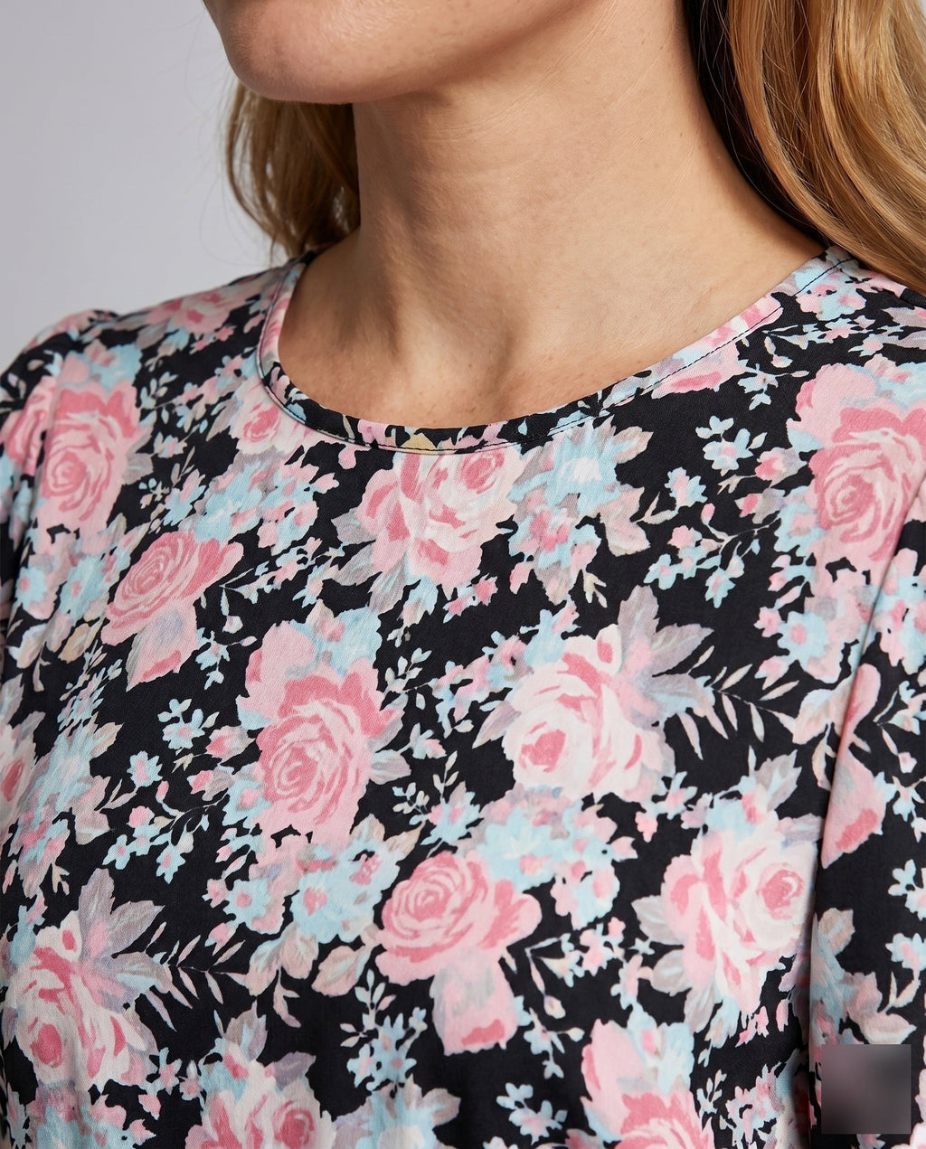 Product 15634916737354 - close_up_detail