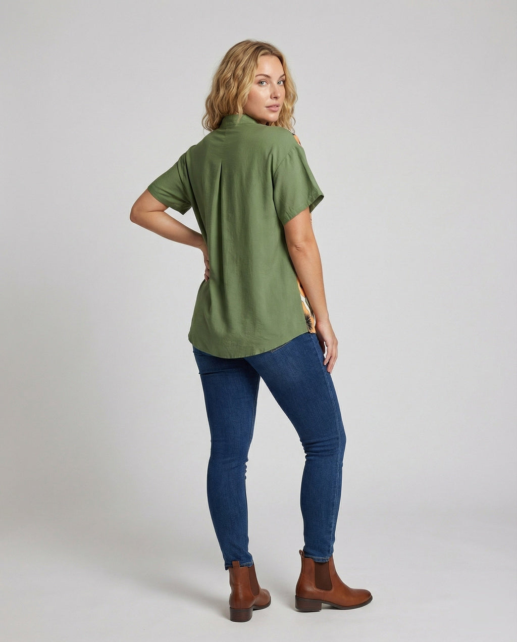 Product 15564325814602 - back_view