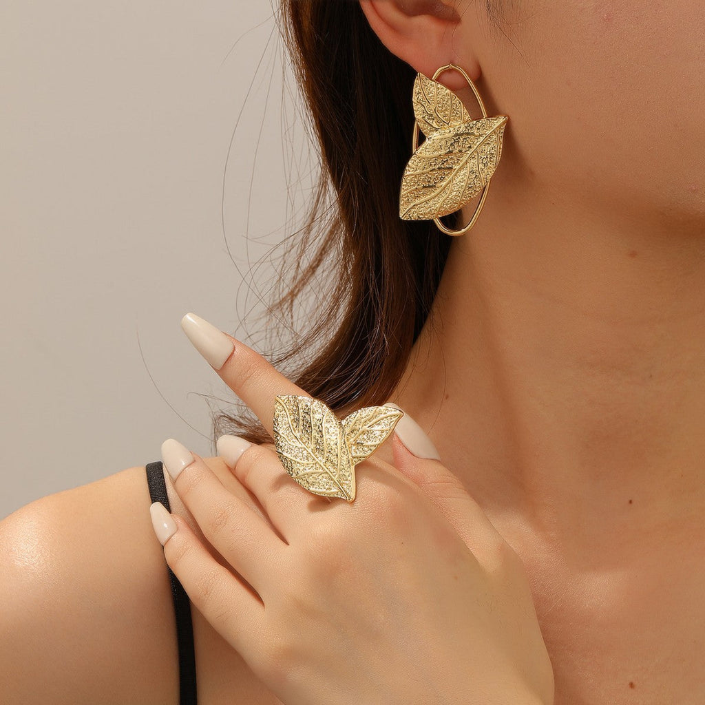 Women’s bracelet with elaborate leaf design Calm Wears-https://detail.1688.com/offer/961339247816.html-Calm Wears-Bracelet-Calm Wears