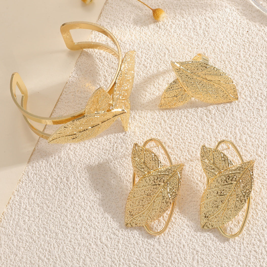 Women’s bracelet with elaborate leaf design Calm Wears-https://detail.1688.com/offer/961339247816.html-Calm Wears-Bracelet-Calm Wears