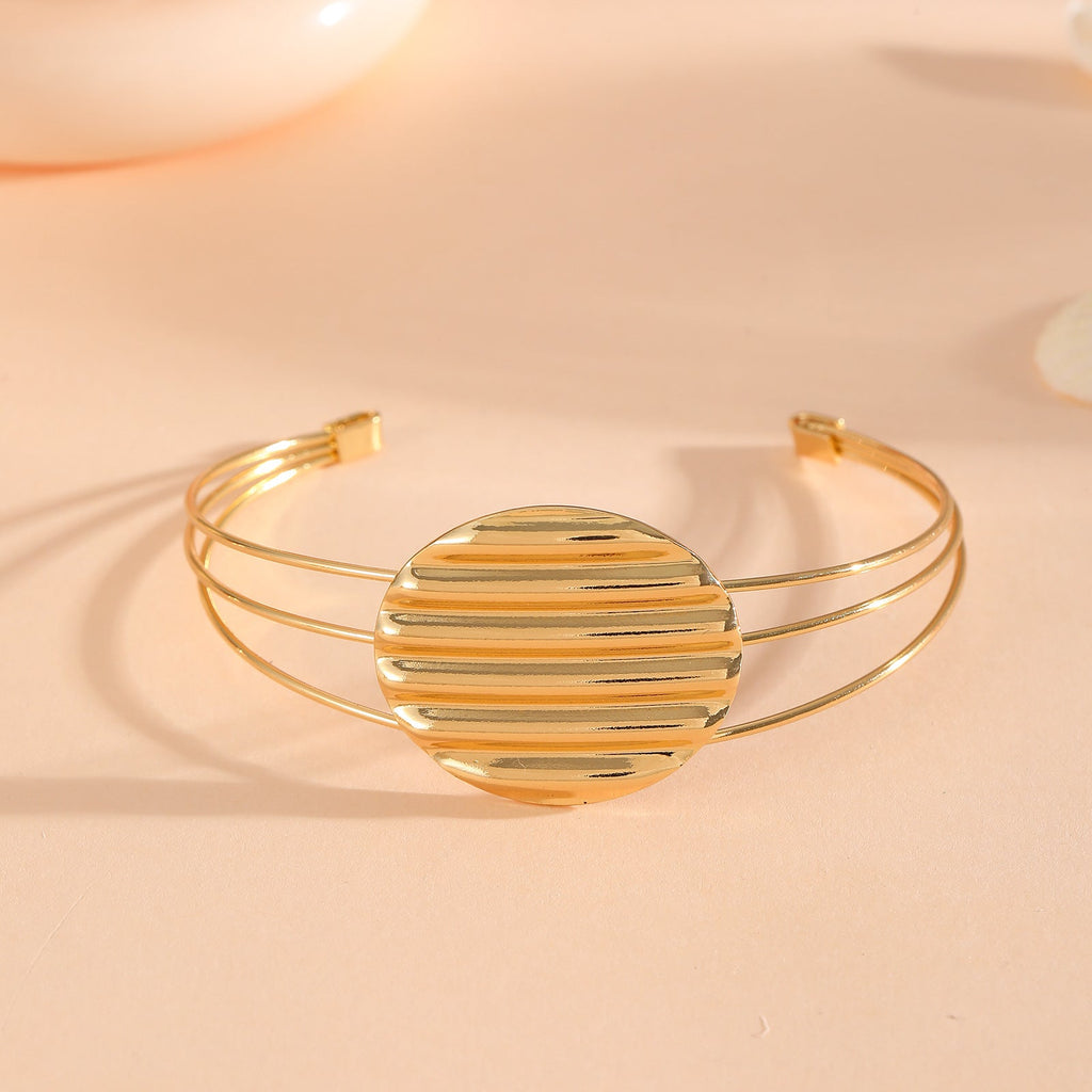 Women's bracelet with intricate bow design Calm Wears-https://detail.1688.com/offer/939075742067.html-Calm Wears-Calm Wears