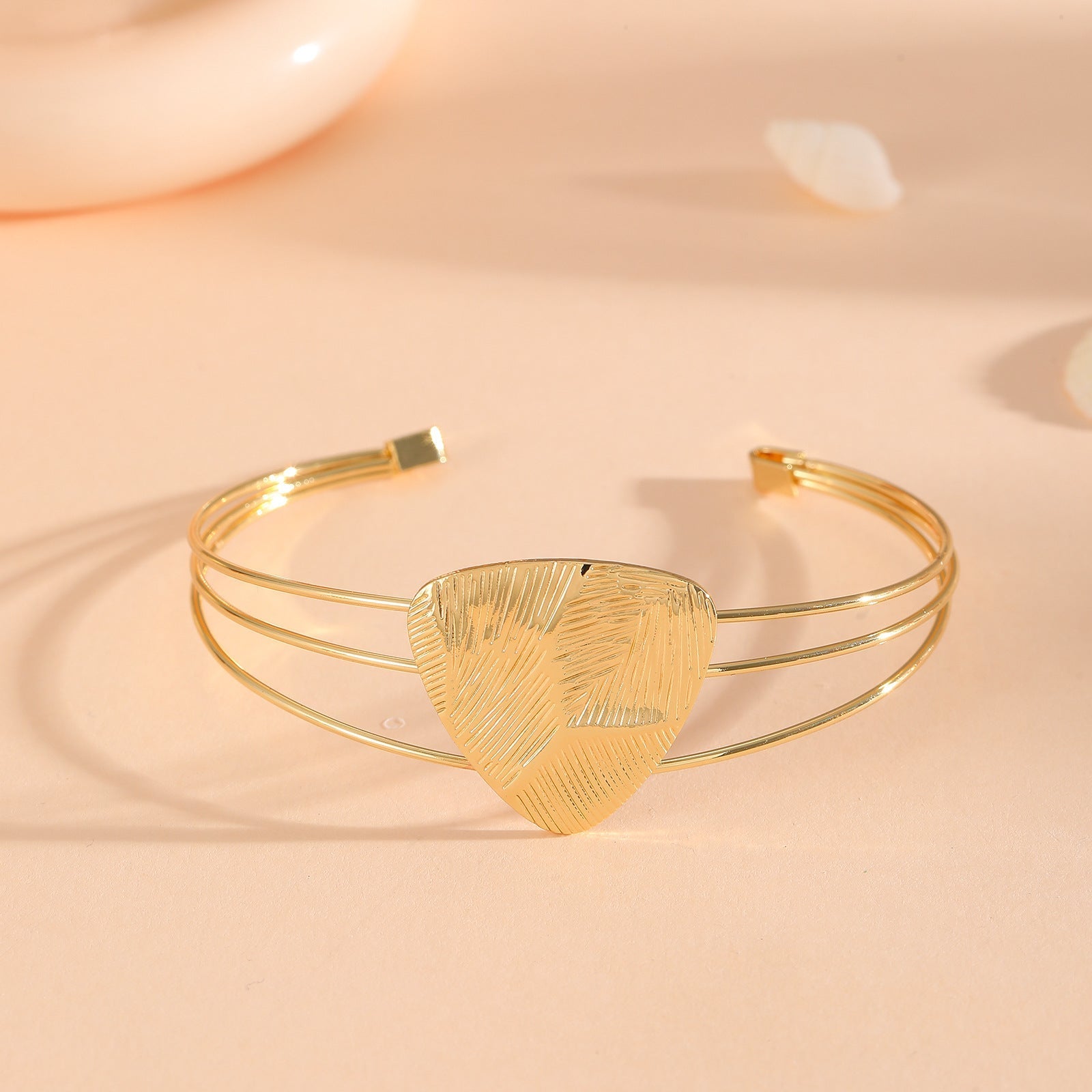 Women's bracelet with intricate bow design Calm Wears-https://detail.1688.com/offer/939075742067.html-Calm Wears-A-Variant-Calm Wears