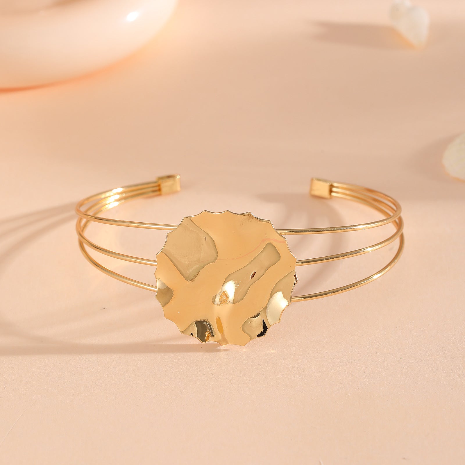 Women's bracelet with intricate bow design Calm Wears-https://detail.1688.com/offer/939075742067.html-Calm Wears-N/A-Calm Wears