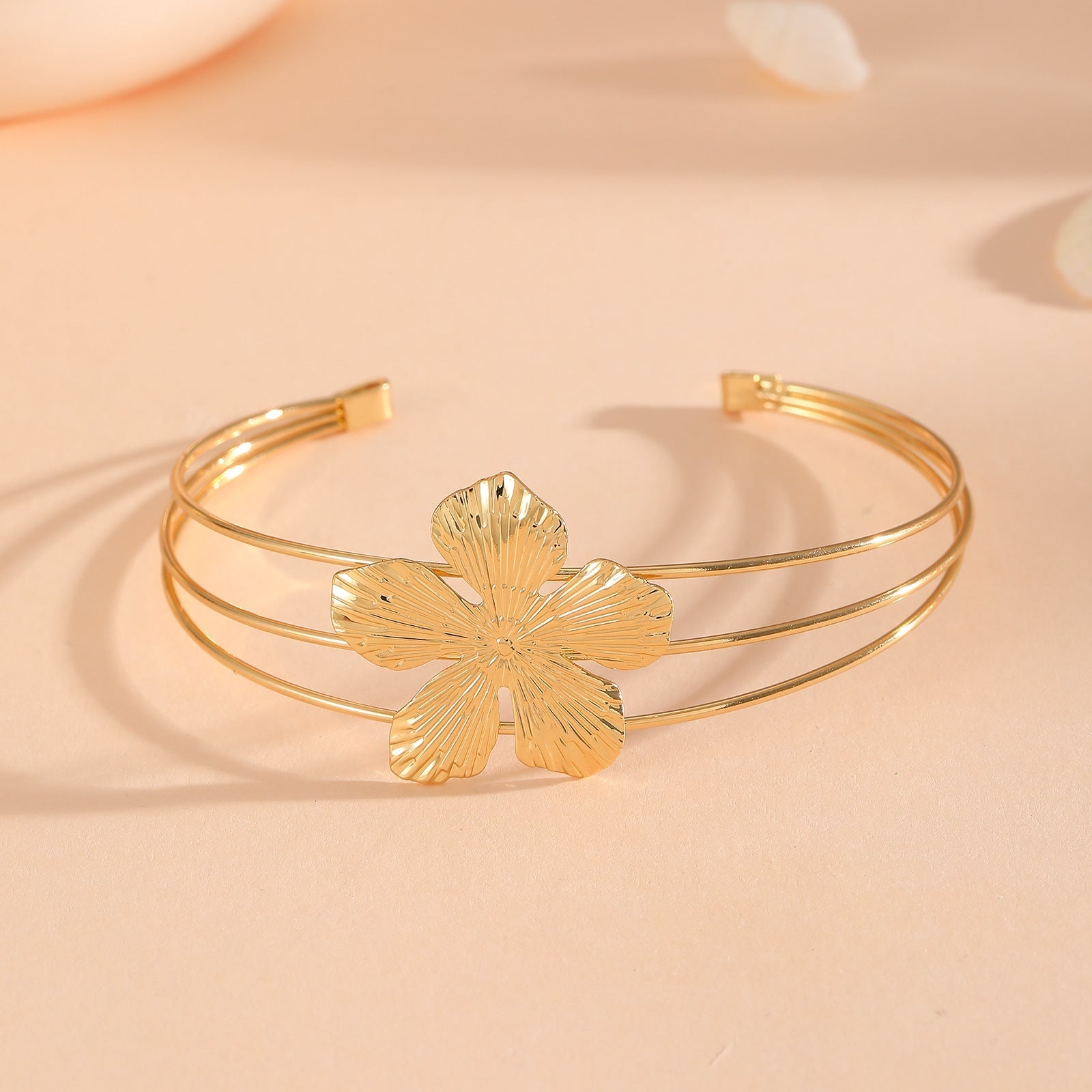 Women's bracelet with intricate bow design Calm Wears-https://detail.1688.com/offer/939075742067.html-Calm Wears-Rot-Calm Wears