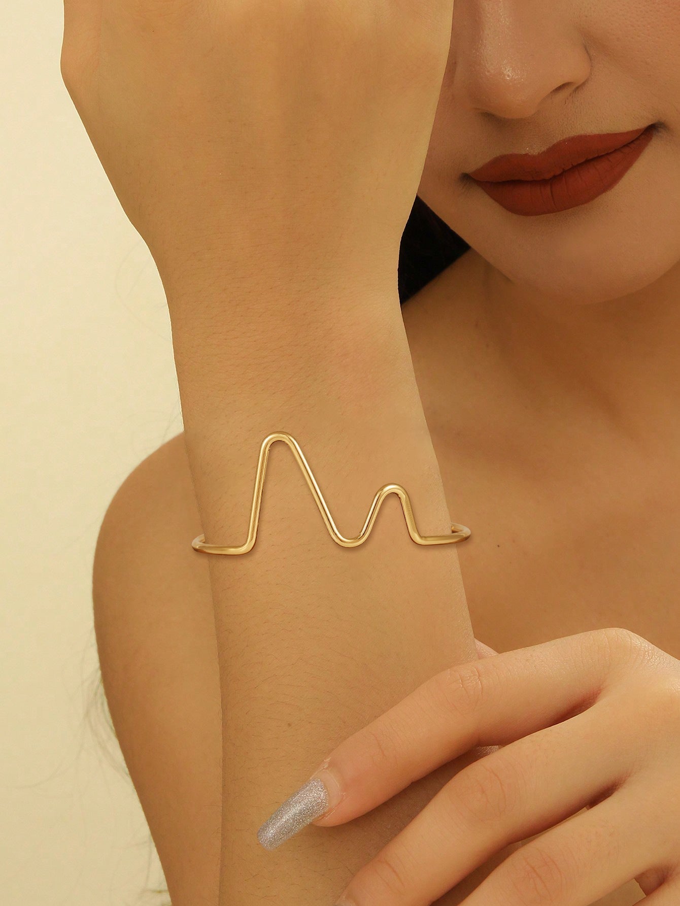 Women's cuff in modern wave pattern Calm Wears-https://detail.1688.com/offer/824874327751.html-Calm Wears-Gold-Calm Wears