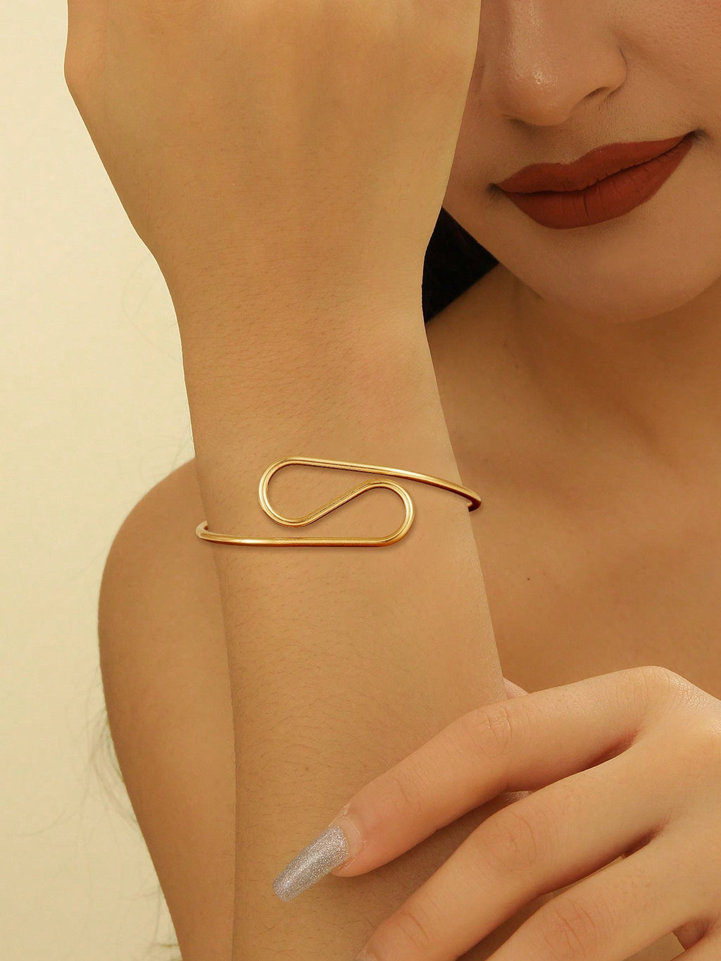 Women's cuff in modern wave pattern Calm Wears-https://detail.1688.com/offer/824874327751.html-Calm Wears-Gold-Calm Wears