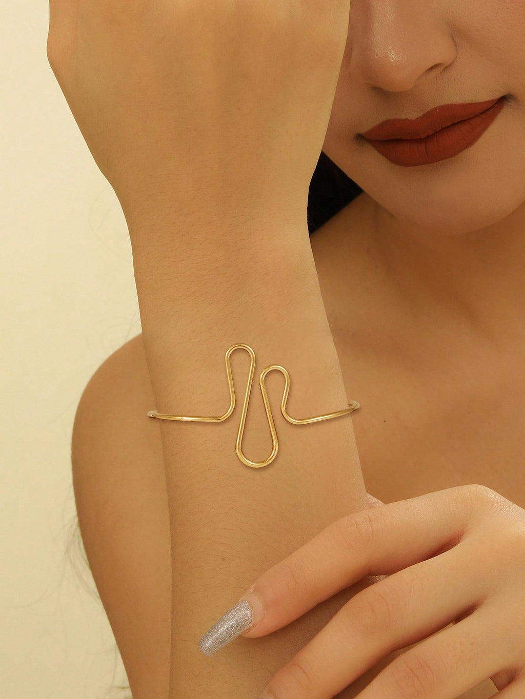 Women's cuff in modern wave pattern Calm Wears-https://detail.1688.com/offer/824874327751.html-Calm Wears-Gold-Calm Wears