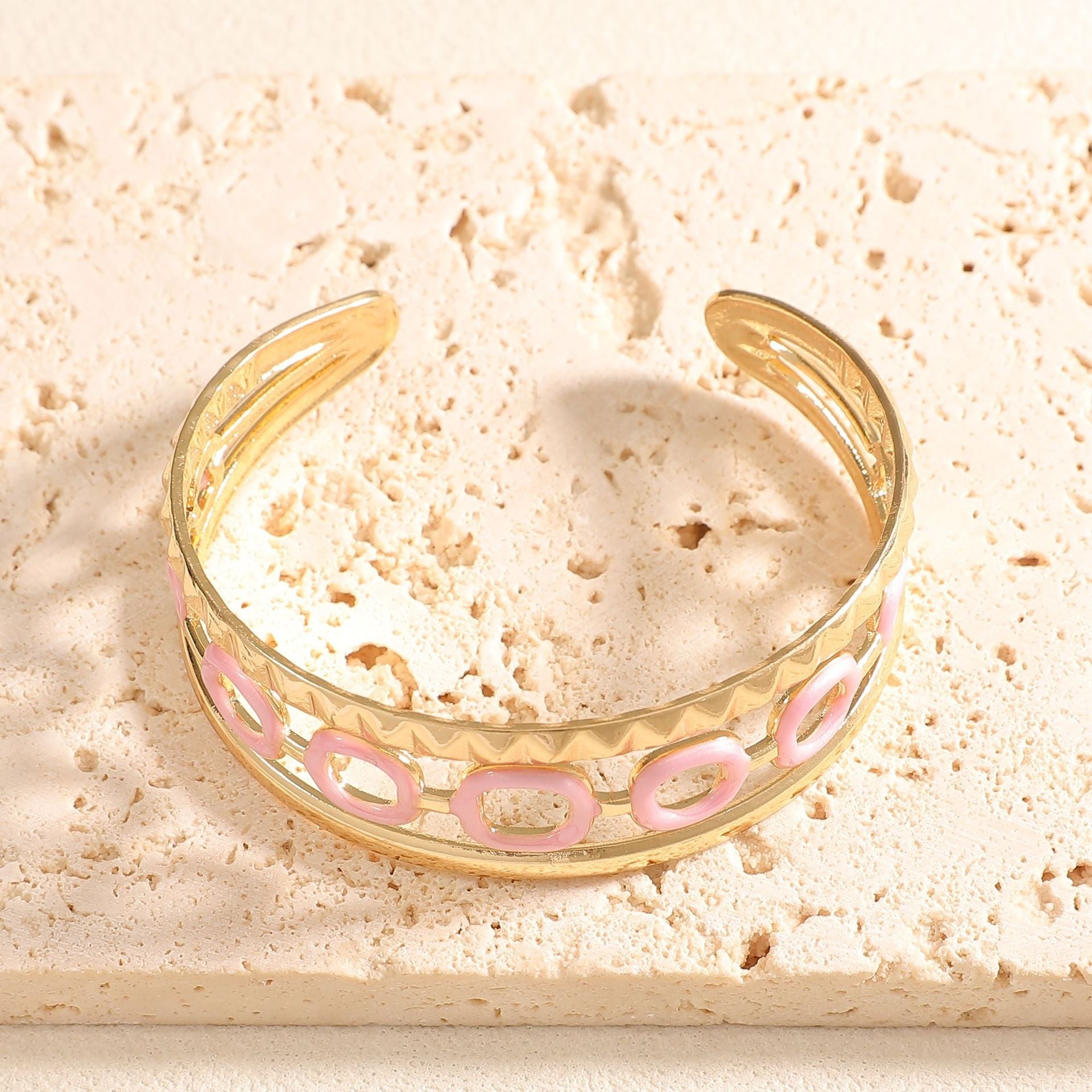 Women's cuff with elegant spiral design Calm Wears-https://detail.1688.com/offer/1049937061386.html-Calm Wears-Unknown-Calm Wears