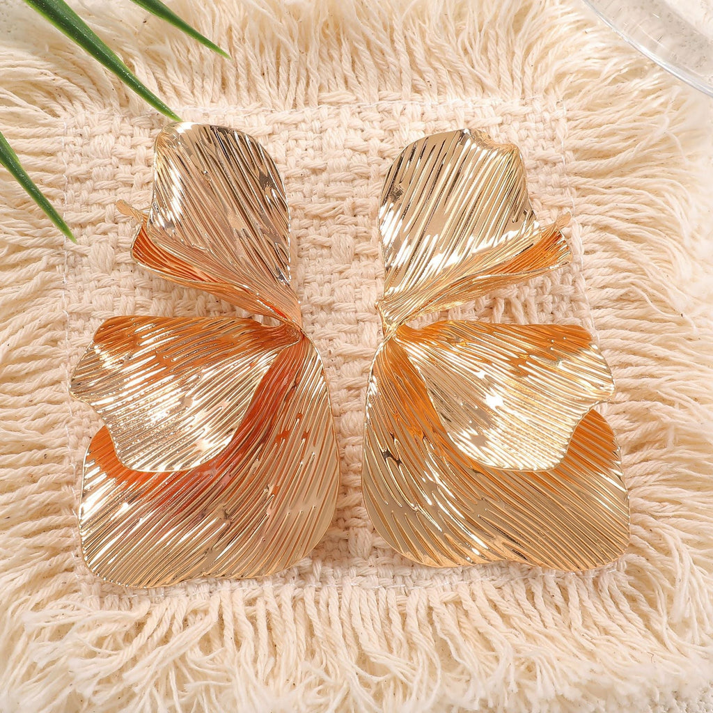 Women's ear clips in an elegant, textured design Calm Wears-https://detail.1688.com/offer/908630295123.html-Calm Wears-Gold yellow-Calm Wears