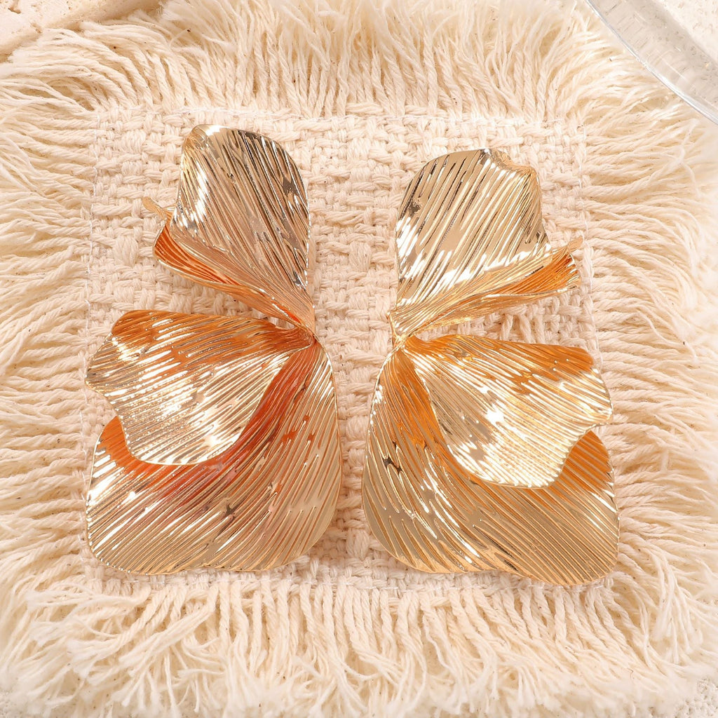 Women's ear clips in an elegant, textured design Calm Wears-https://detail.1688.com/offer/908630295123.html-Calm Wears-Gold yellow-Calm Wears