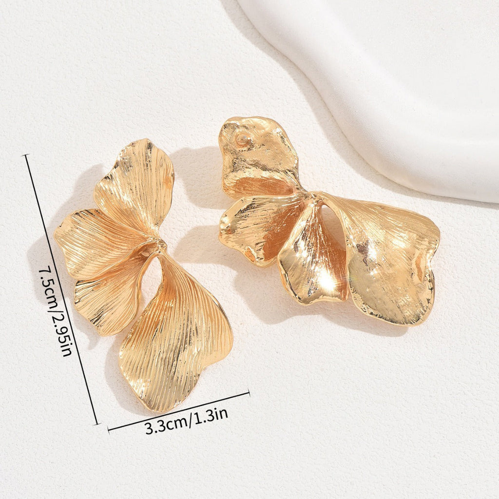 Women's ear clips in an elegant, textured design Calm Wears-https://detail.1688.com/offer/908630295123.html-Calm Wears-Gold yellow-Calm Wears