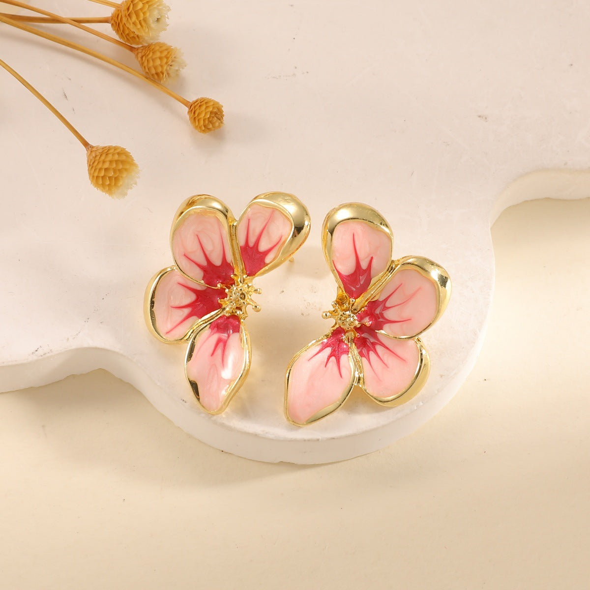 Women's ear clips in elegant floral design with a glossy coating Calm Wears-https://detail.1688.com/offer/1030684444667.html-Calm Wears-Unclear-Calm Wears