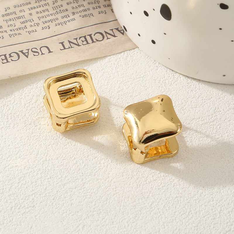 Women's ear clips in elegant shell design Calm Wears-https://detail.1688.com/offer/793517413670.html-Calm Wears-Gold-Calm Wears