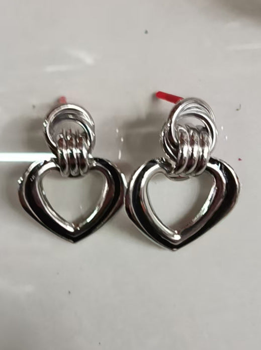Women’s earrings in modern heart design Calm Wears-https://detail.1688.com/offer/968764189226.html-Calm Wears-Calm Wears