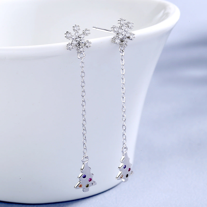 Women’s earrings with sparkling snowflake pendant and chain embellishment Calm Wears-https://detail.1688.com/offer/612456433870.html-Calm Wears-White-925-Calm Wears