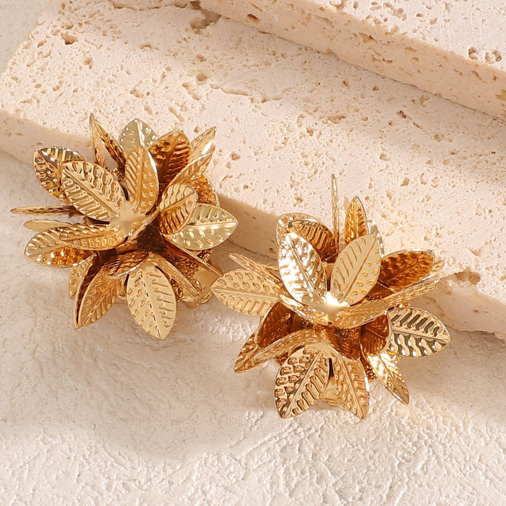Women's hair clips in luxurious leaf design Calm Wears-https://detail.1688.com/offer/726973766217.html-Calm Wears-Gold-Calm Wears