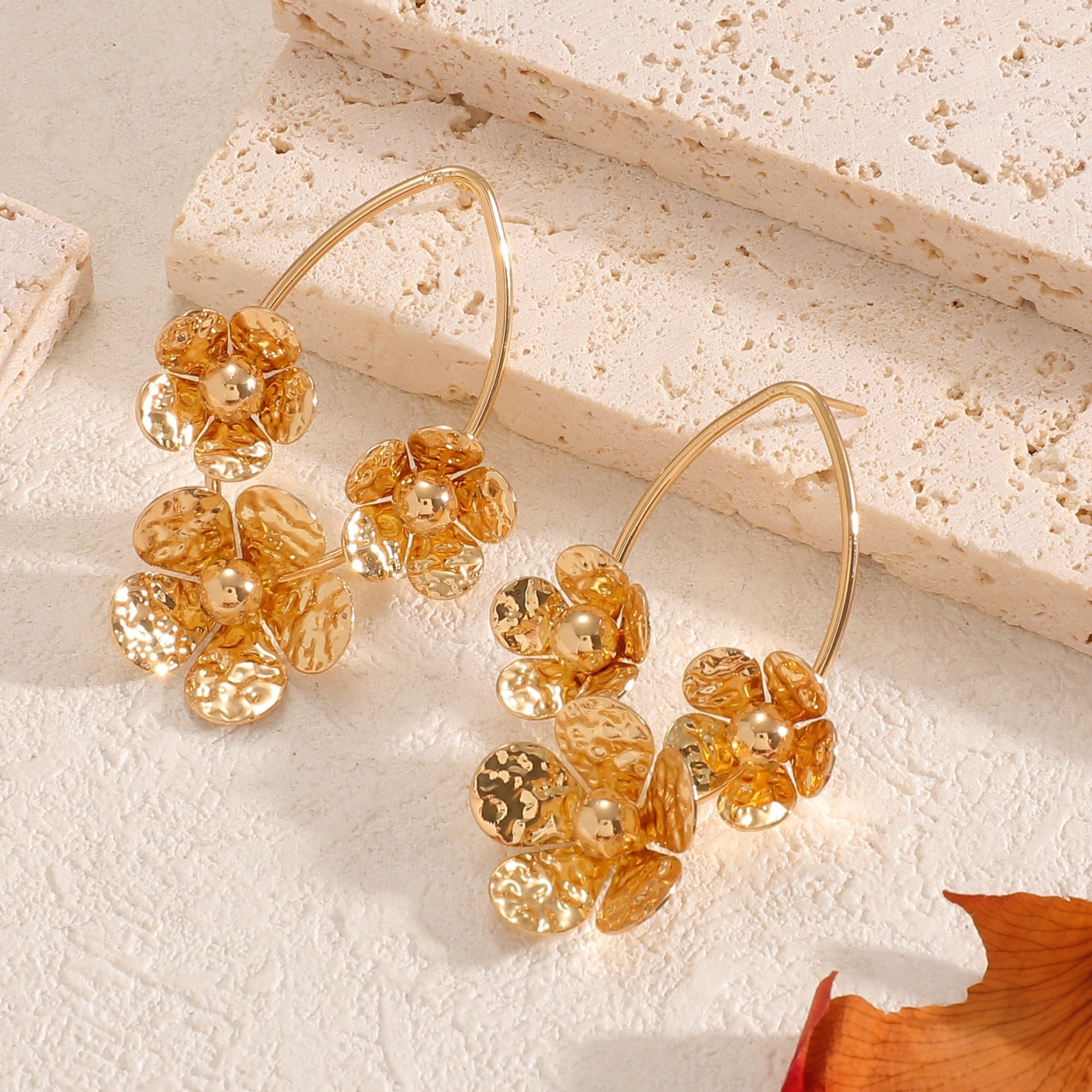 Women's hair clips in luxurious leaf design Calm Wears-https://detail.1688.com/offer/726973766217.html-Calm Wears-Golden-Calm Wears