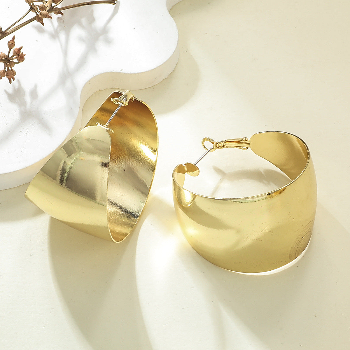 Women's Hanging Earrings in Elegant Wave Pattern Calm Wears-https://detail.1688.com/offer/910787278302.html-Calm Wears-Gold-Calm Wears