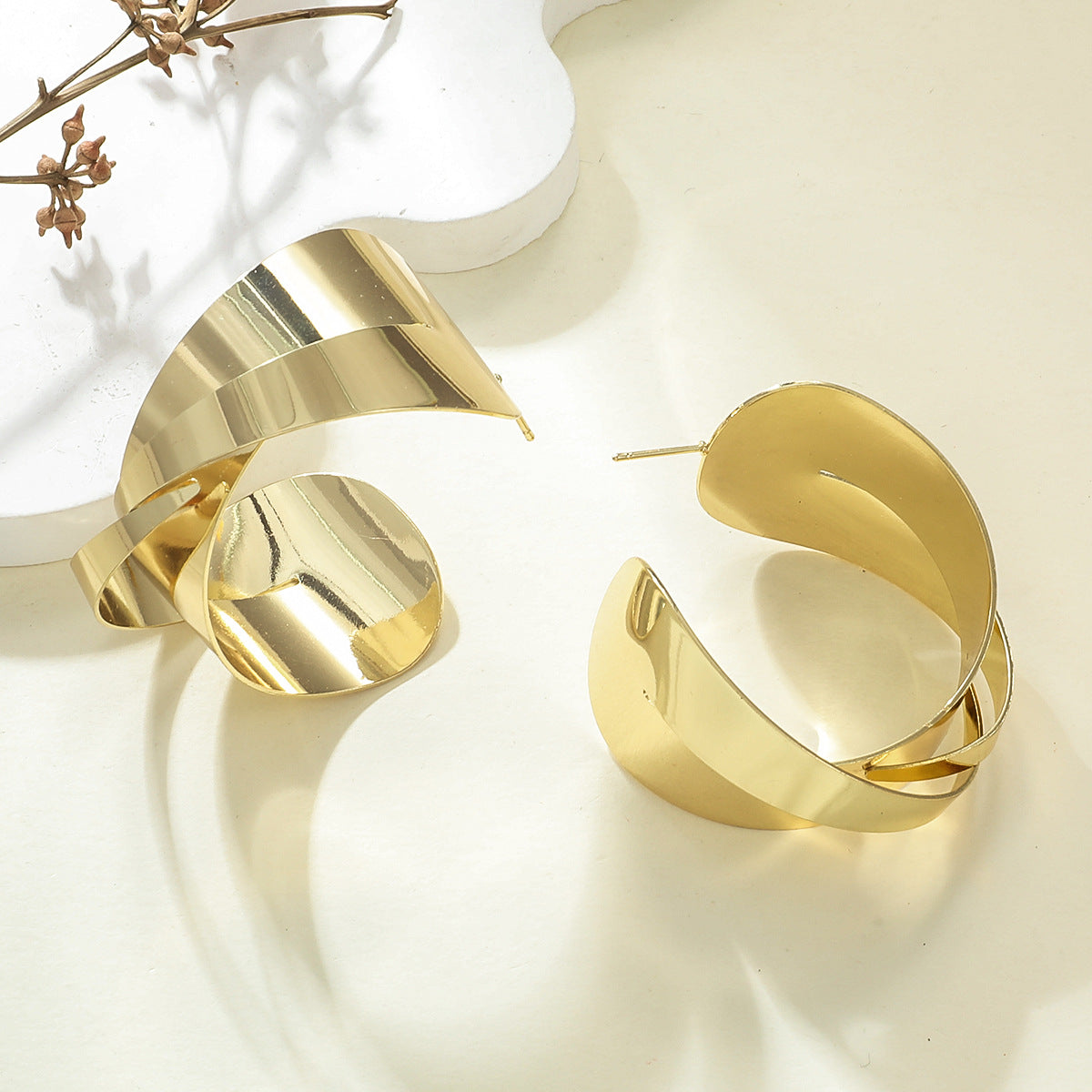 Women's Hanging Earrings in Elegant Wave Pattern Calm Wears-https://detail.1688.com/offer/910787278302.html-Calm Wears-Gold yellow-Calm Wears