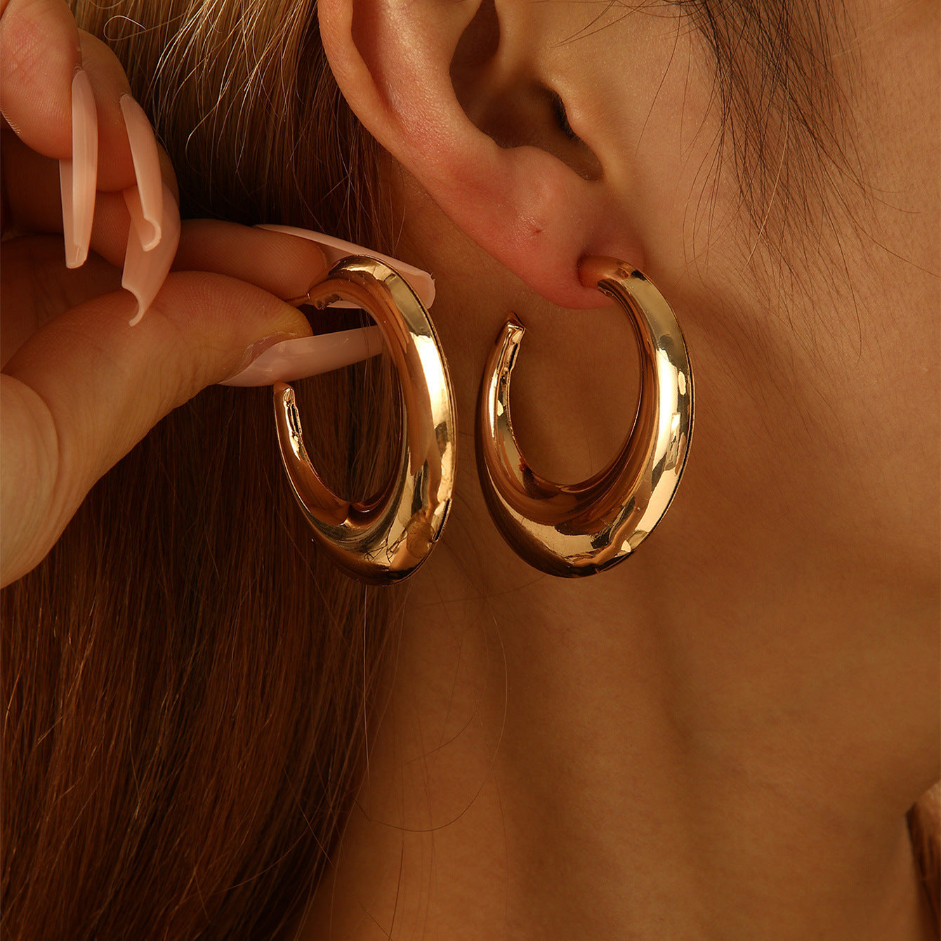 Women's Hanging Earrings in Modern Crescent Design Calm Wears-https://detail.1688.com/offer/740467650981.html-Calm Wears-Gold-Calm Wears