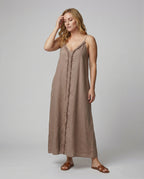 Women’s maxi dress with casual V-neckline and side pockets-https://detail.1688.com/offer/901617419630.html-Calm Wears-Braun-S-Calm Wears