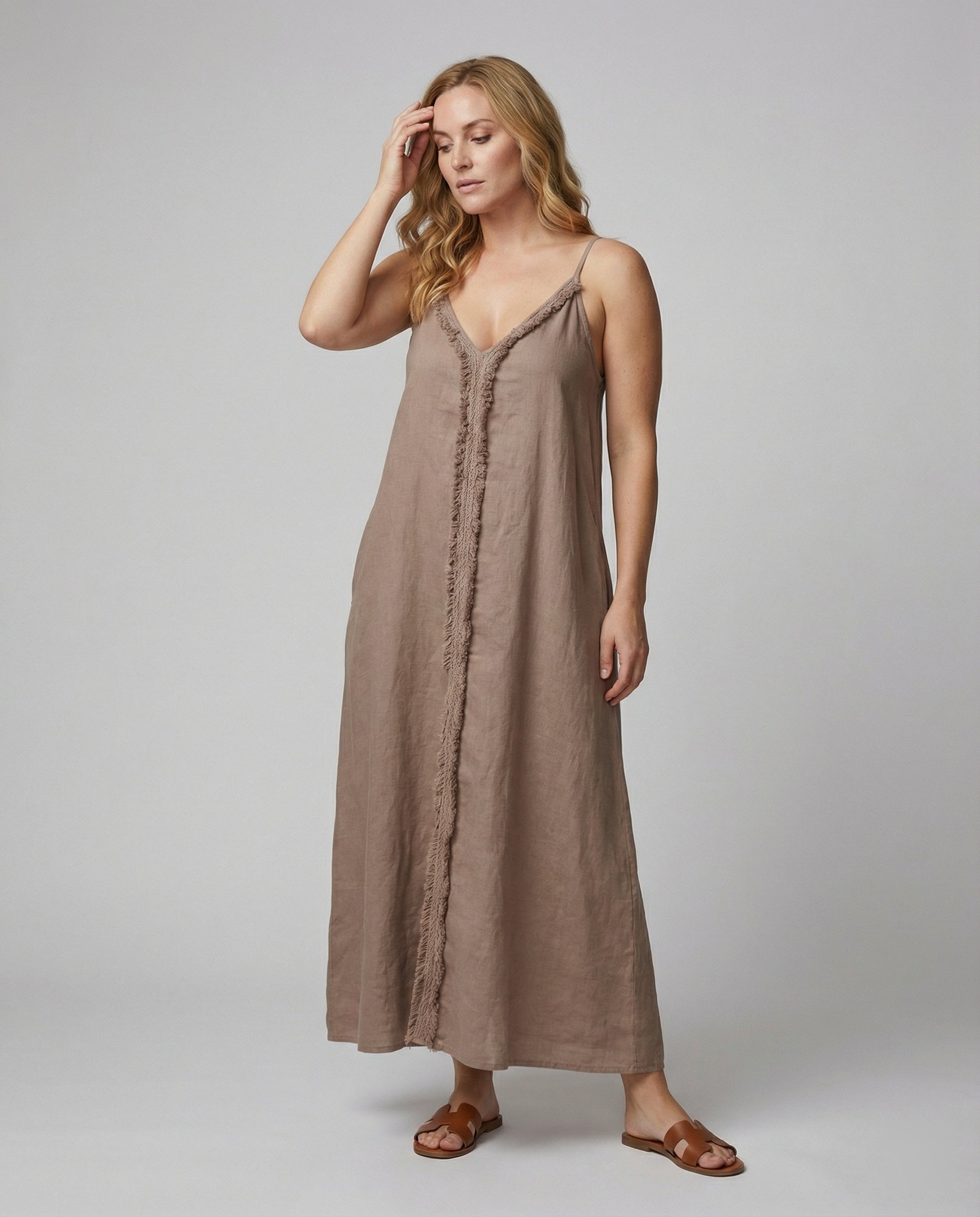 Women’s maxi dress with casual V-neckline and side pockets-https://detail.1688.com/offer/901617419630.html-Calm Wears-Braun-S-Calm Wears