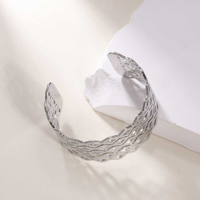 Women's Open Bangle with Elegant Wave Design Calm Wears-https://detail.1688.com/offer/968910162139.html-Calm Wears-Silver-Calm Wears