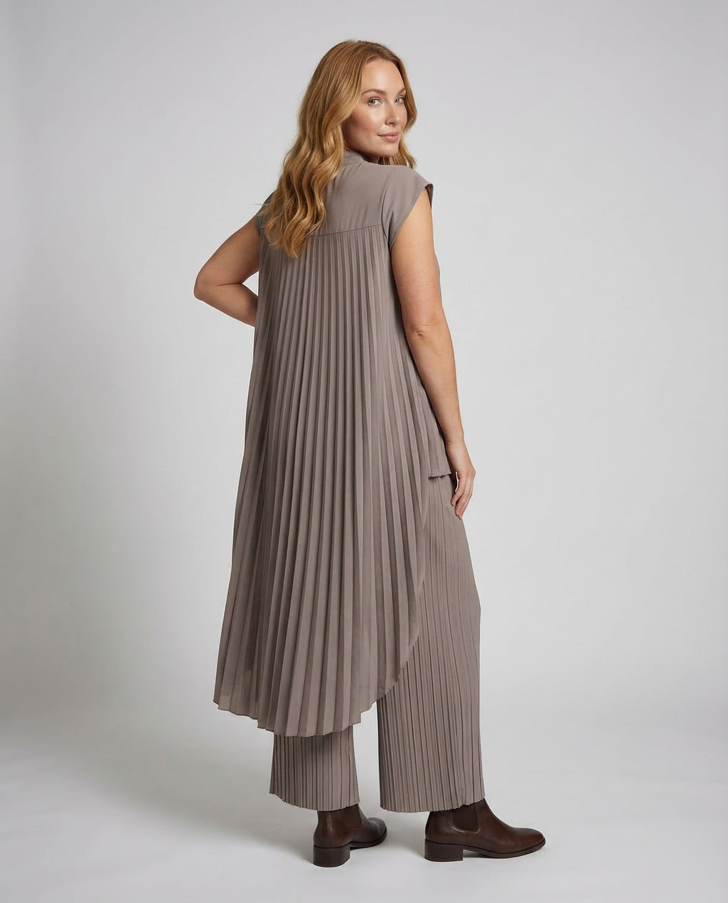 Product 15487941378378 - back_view