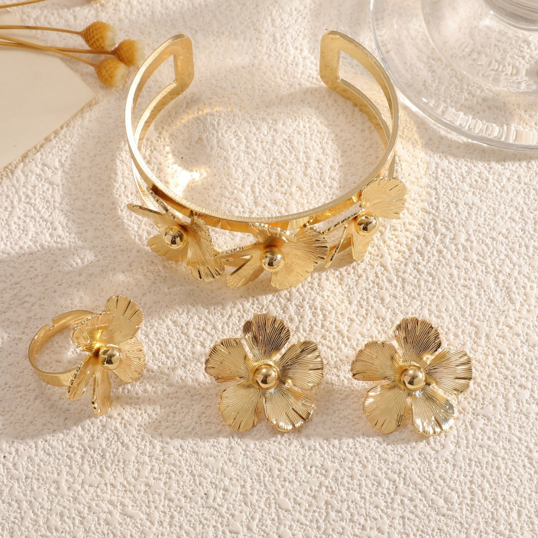 Women's wrist jewelry with floral design and high-quality surface finishing Calm Wears-https://detail.1688.com/offer/962493349929.html-Calm Wears-Color-Calm Wears
